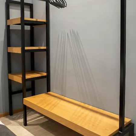Apartment Twins *